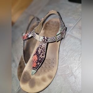 Vionic womens sandals